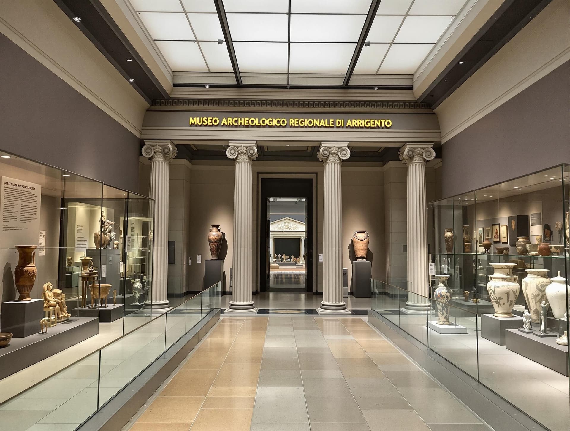 Arkeologiska museet i Agrigento med dess samling av antika grekiska artefakter
