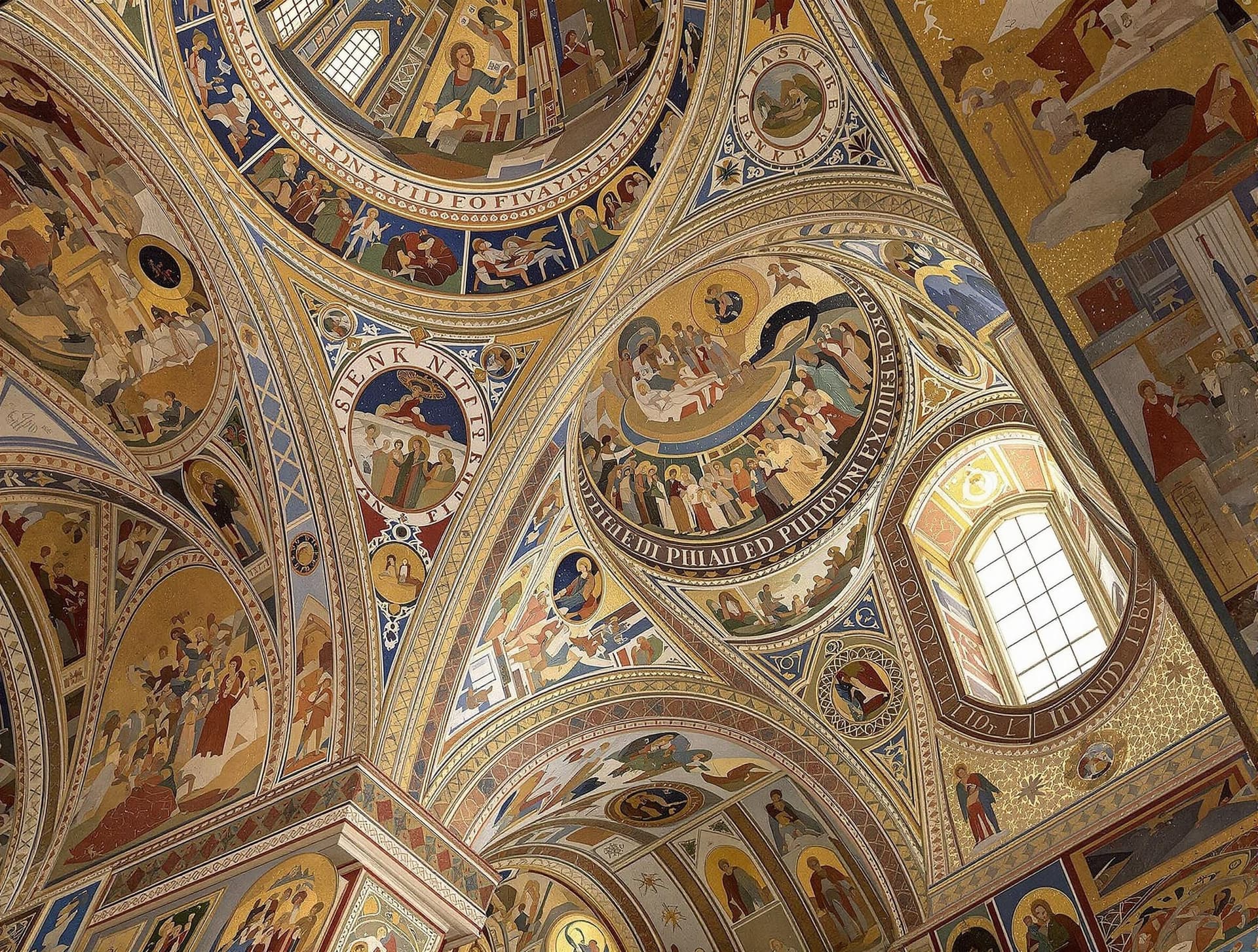 Bysantinska mosaiker i Ravenna, Emilia-Romagna, Italien, med färgglada, detaljerade mosaiker från 500-talet