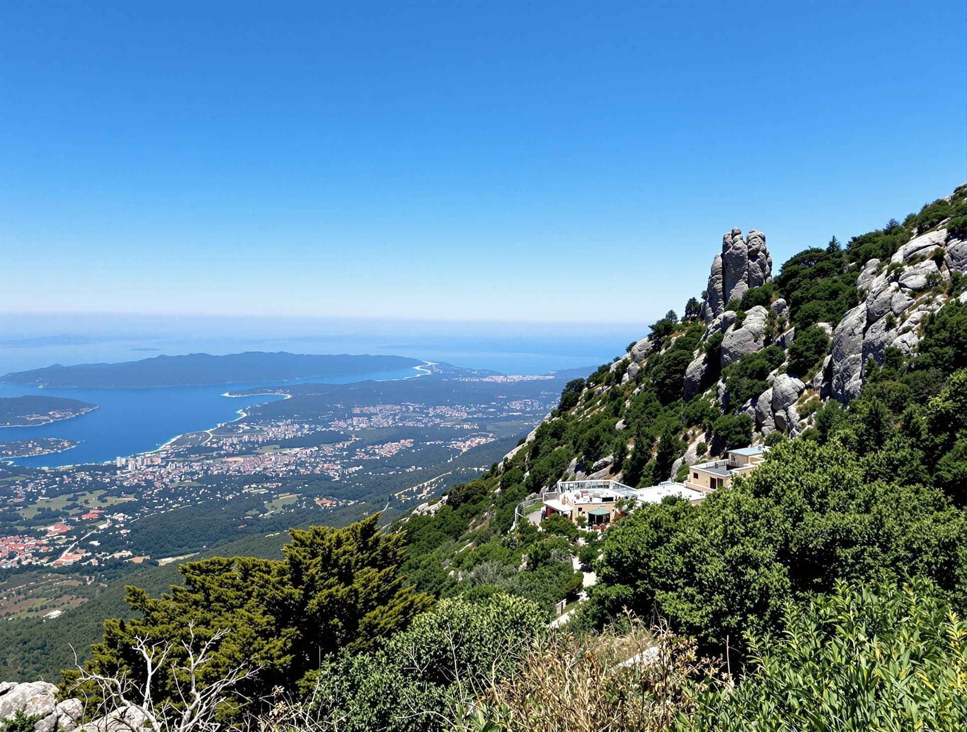 Monte Epomeo på Ischia, öns högsta punkt med panoramautsikt över hela ön och Neapelbukten