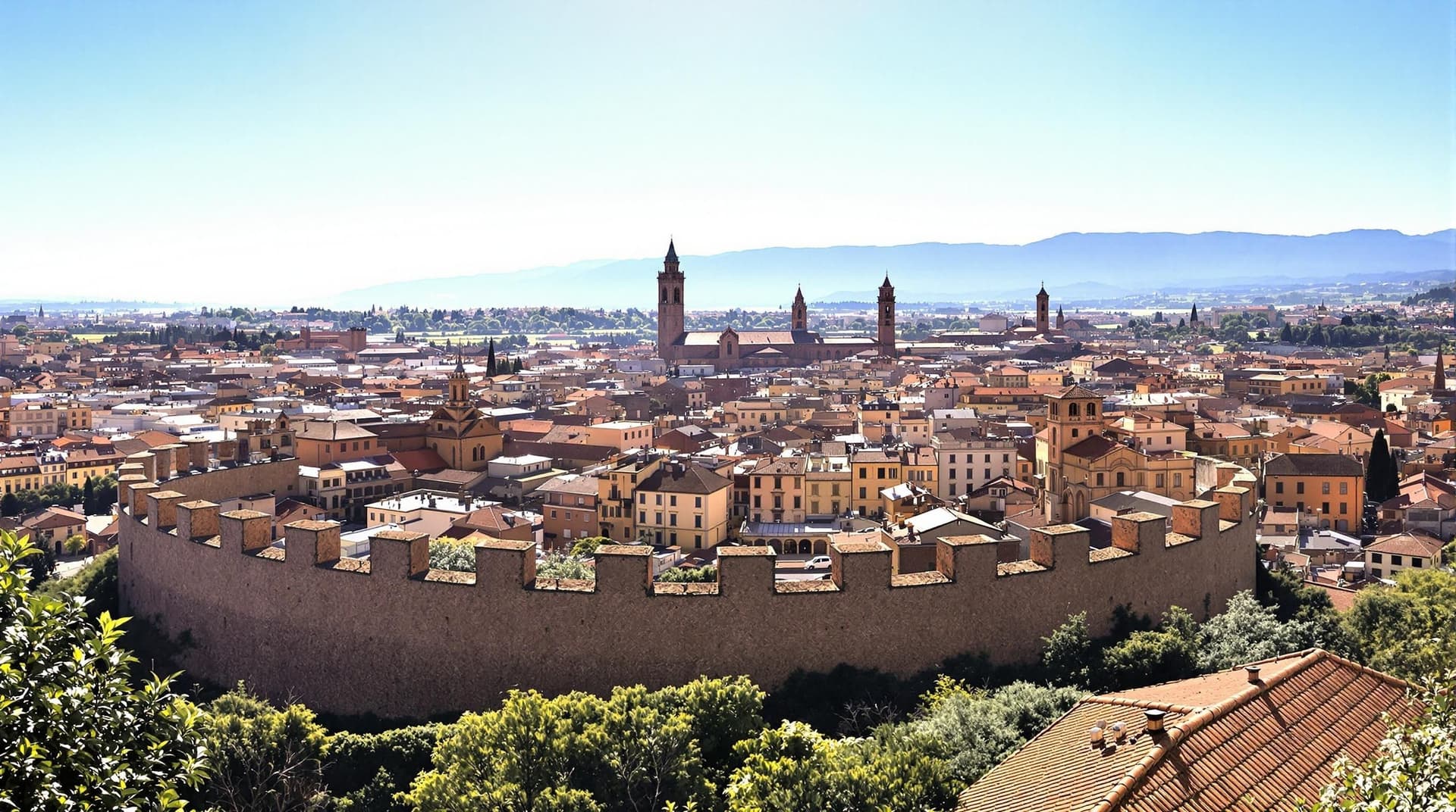 Lucca med dess välbevarade renässansmurar och historiska centrum