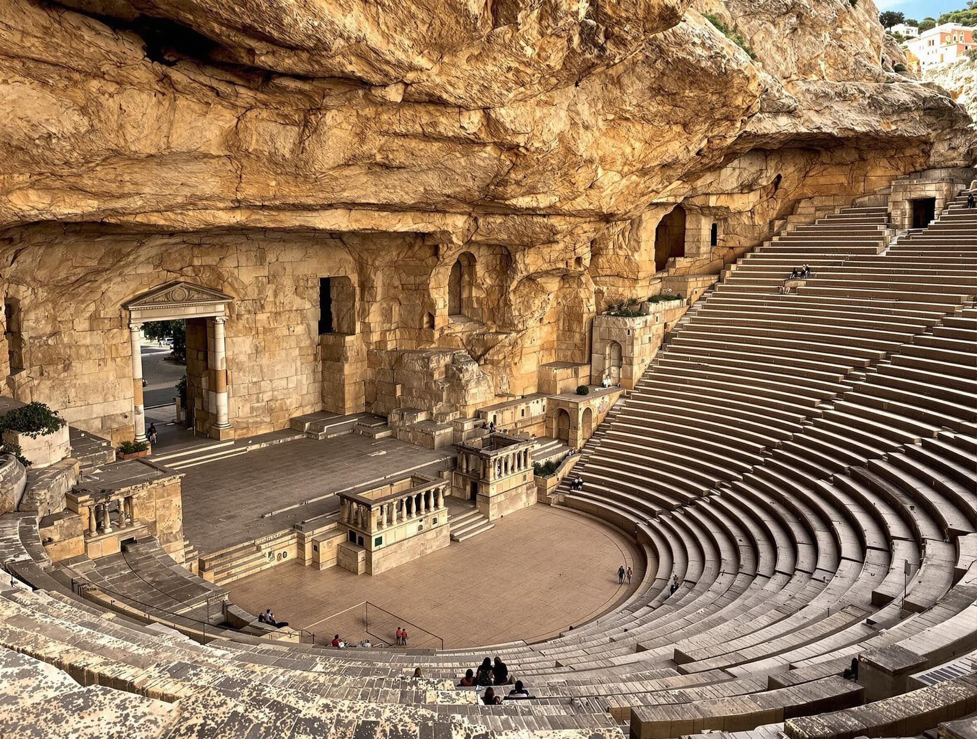 Parco Archeologico della Neapolis i Syrakusa med den antika grekiska teatern